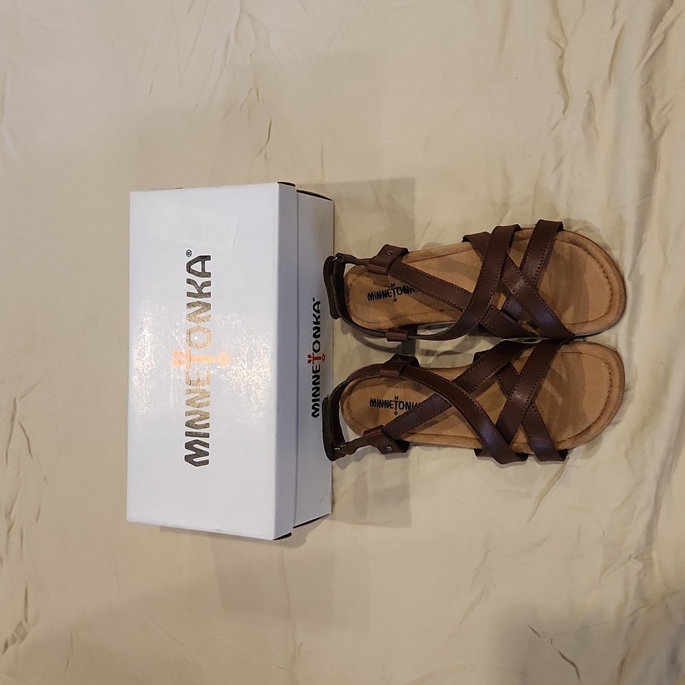 Minnetonka brown sling sandals size 7 Sunny Slingback